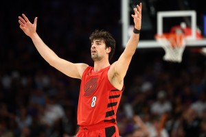 阿夫迪亚：判罚有时不对等&amp;我们有点太爱抱怨 裁判不会帮我们赢球