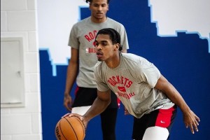 kaiyun-火箭旧将爆发，2场得分超40，斯通底薪可签他