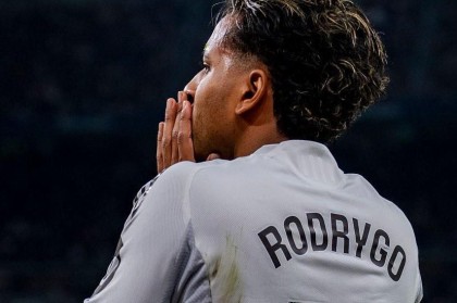 开云APP-皇马跟队：罗德里戈疑似膝盖重伤，面临错过世界杯的风险