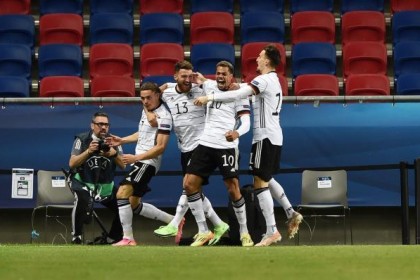 开云在线-德国队备战忙勒夫干劲十足 右后卫有了新选择？