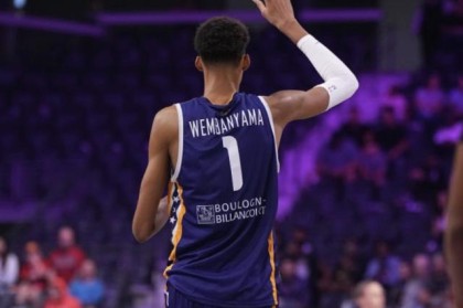 kaiyun-37分7三分5封盖 文班亚马美国首秀引爆社交媒体