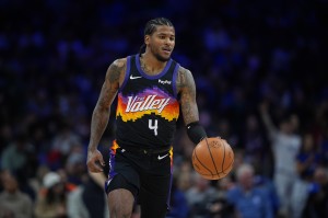 kaiyun-9中4得11分！狄龙：杰伦·格林挡拆能出球还能自主创造进攻机会