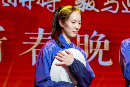 开云入口-泪目！30岁中国女排世界冠军退役：又美又能打，郎平助她跃升