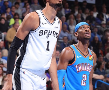 开云娱乐-安东尼：我很喜欢文班也欣赏其表现 但亚历山大已经将MVP收入囊中