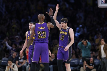 开云入口-里夫斯已经打出准巨星的身价 詹姆斯在湖人的时代恐怕将告一段落