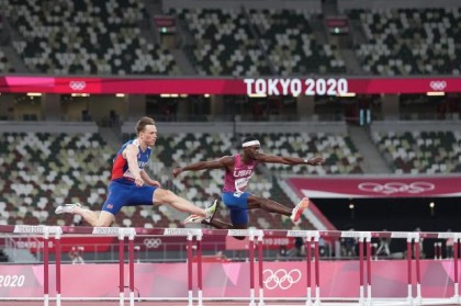 开云在线-美媒：梅奔车队研发奥运冠军钉鞋 黑科技不可忽视