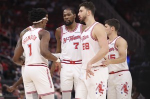 申京&amp;谢泼德&amp;阿门&amp;小贾同时登场61分钟 以+21.8效率领先湖人31分