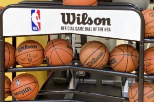 开云-NBA换球感觉如何？邓罗：新球更黏 我还没完全适应