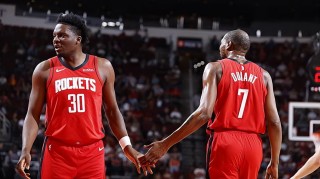 各种黄油手！火箭替补中锋在进攻端真是完全起不到任何作用？