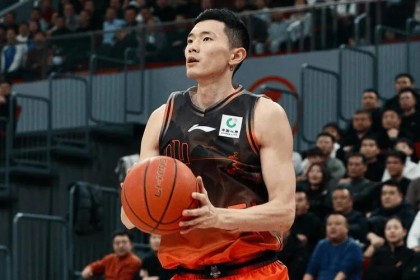 开云官网-邱彪看明白了吧？陈林坚和陶汉林关键时刻压制追分，就该给球权！