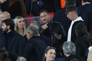 开云-记者：托蒂和罗马正在谈的纯粹是大使职位，未考虑其他主管职务