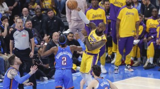 开云入口-霍里：詹姆斯是唯一有权抱怨裁判的人 他没有SGA&amp;东里的吹罚待遇